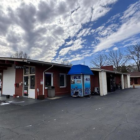 Oyo Palm Leaf Motel Ashland Esterno foto