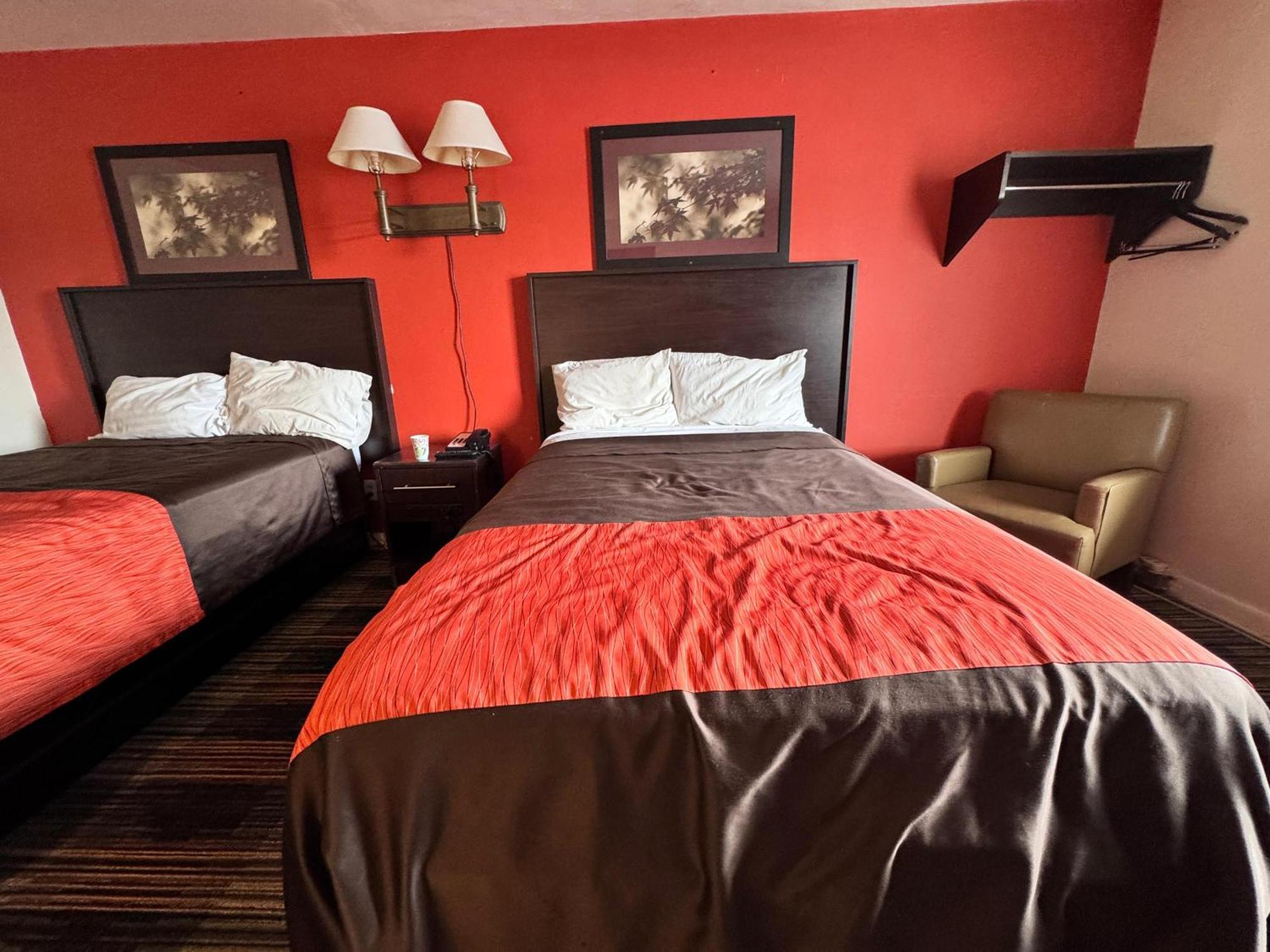 Oyo Palm Leaf Motel Ashland Esterno foto