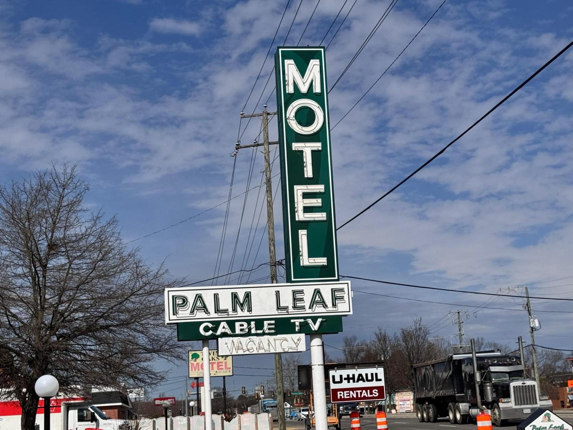 Oyo Palm Leaf Motel Ashland Esterno foto