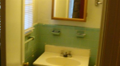 Oyo Palm Leaf Motel Ashland Esterno foto